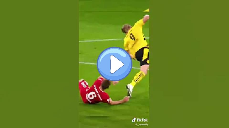 Video thumb: Throwback: When Joshua Kimmich tackled Haaland and injured himself.