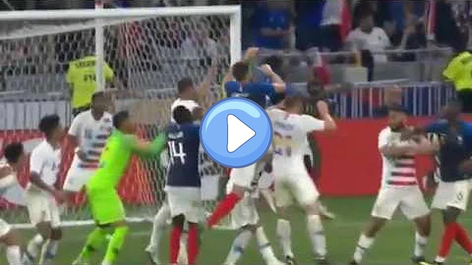 Video thumb: Giroud's Head Injury (June 9: France 🇫🇷 vs. USA 🇺🇸)