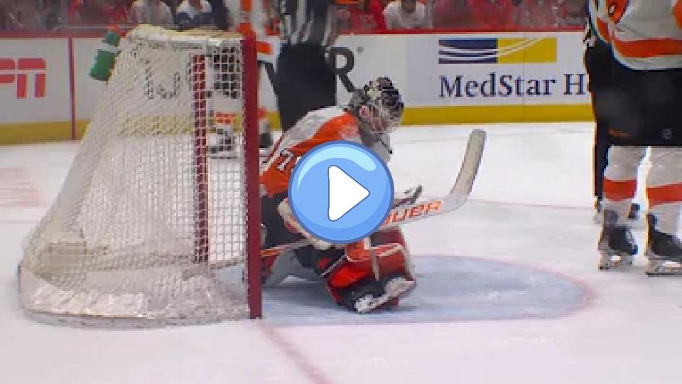 Video thumb: Martin Jones Replaces Carter Hart After He Suffers an Injury