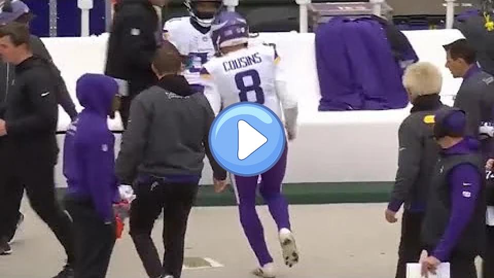 Video thumb: Kirk Cousins Suffers Non-Contact Ankle Injury vs. Packers (Carted Off)