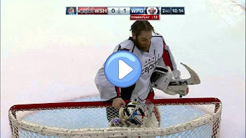 Play video: Gotta See It: Holtby's mask breaks, can't get a stoppage in play Video thumb: Gotta See It: Holtby's mask breaks, can't get a stoppage in play