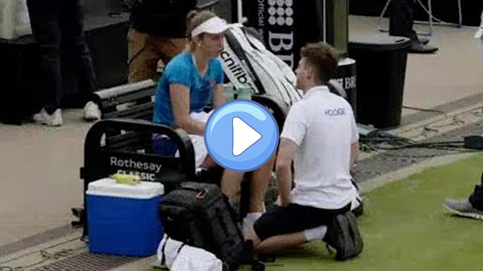 Video thumb: Elise Mertens 🇧🇪 injured 🤕 ❤️‍🩹 vs Caroline Dolehide 🇺🇸 | Barbora Krejcikova outlasts Harriet Dart 🎯