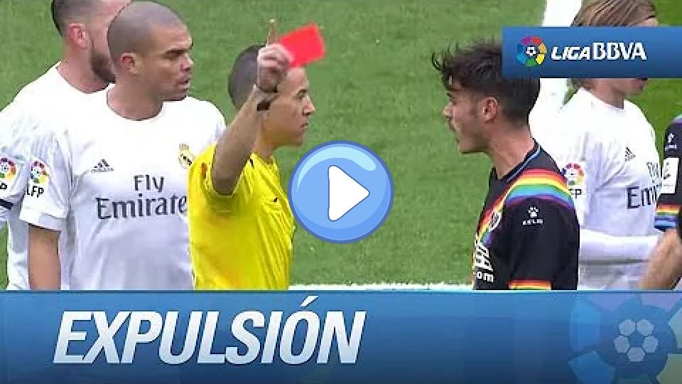 Video thumb: Expulsion of Tito for a harsh tackle on Kroos