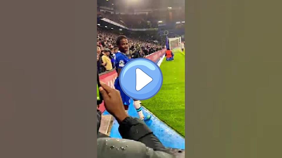 Video thumb: Sterling was at a loss for words while taking a corner! #IFNNews #Sterling #RaheemSterling #Chelsea