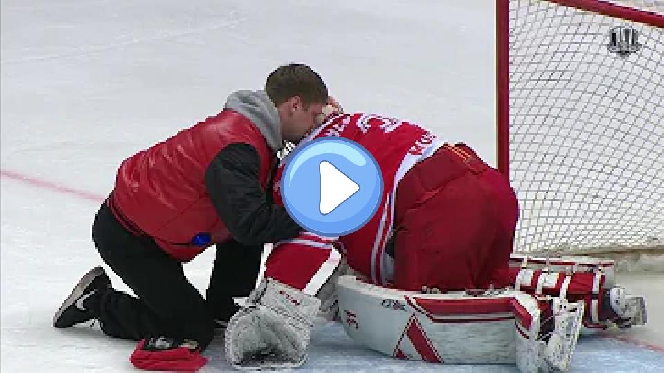 Video thumb: Nikita Bespalov's phenomenal glove save and injury