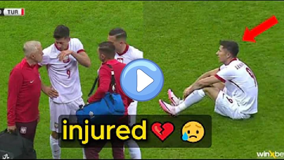 Video thumb: Robert Lewandowski leaves with injury against Turkey 💔😢