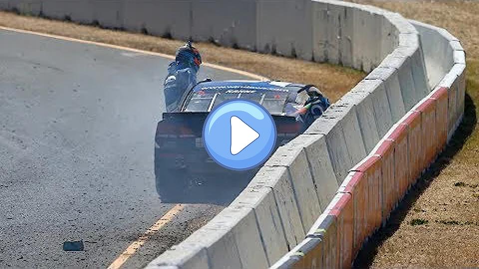 Video thumb: O'Donnell reacts to Kasey Kahne's last-lap crash.