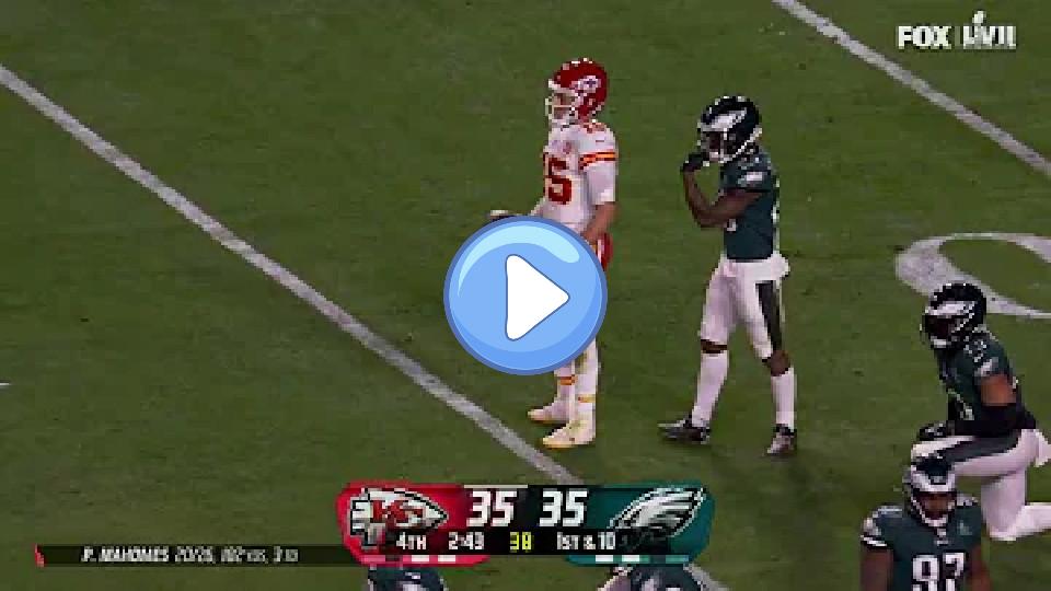 Video thumb: Patrick Mahomes' incredible run through injury positions the Chiefs in field goal range.