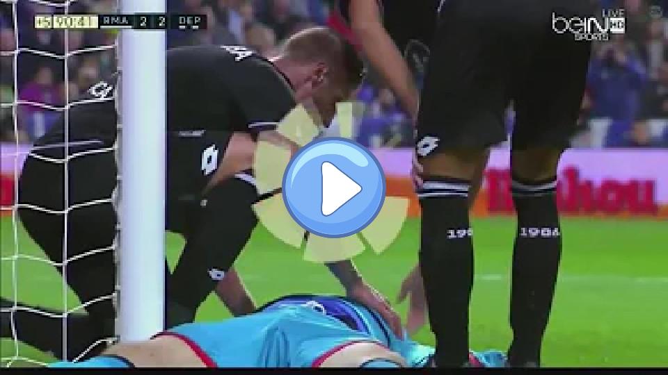 Video thumb: Goalkeeper Knocks Himself Out - Real Madrid vs Deportivo