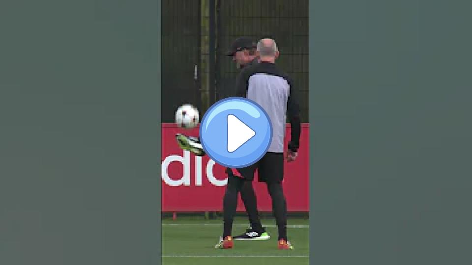 Video thumb: Taffarel vs. Klopp 😄