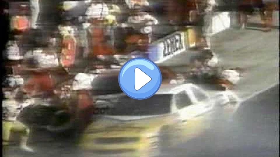 Video thumb: 1990 Atlanta Journal 500 - Fatal Pit Road Incident