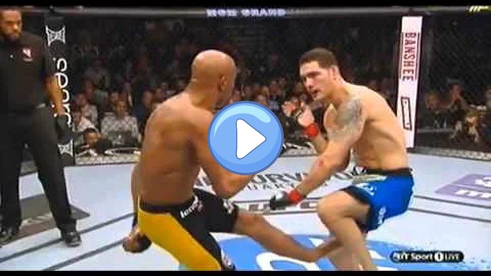 Video thumb: Anderson Silva breaks his leg in fight against Chris Weidman