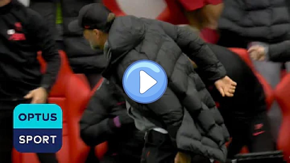 Video thumb: Jürgen Klopp reacts to pulling his hamstring after celebrating a goal.