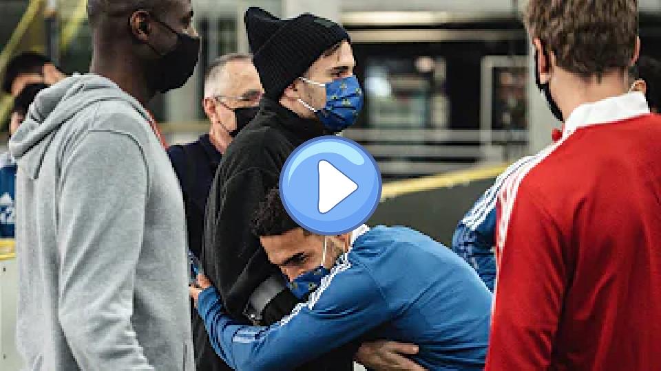 Video thumb: Jordan Morris surprises team at training following his return from Swansea City.