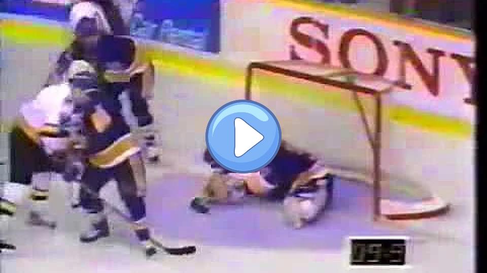 Video thumb: Pavel Bure is stopped by the awesome Curtis Joseph (1993).