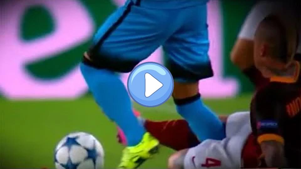 Video thumb: Serious injury to Rafinha: rupture of the anterior cruciate ligament in his right knee.