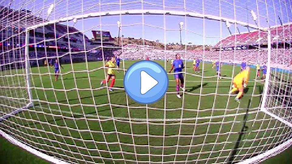 Video thumb: Casey Murphy Save | USWNT vs. Colombia - October 29, 2023