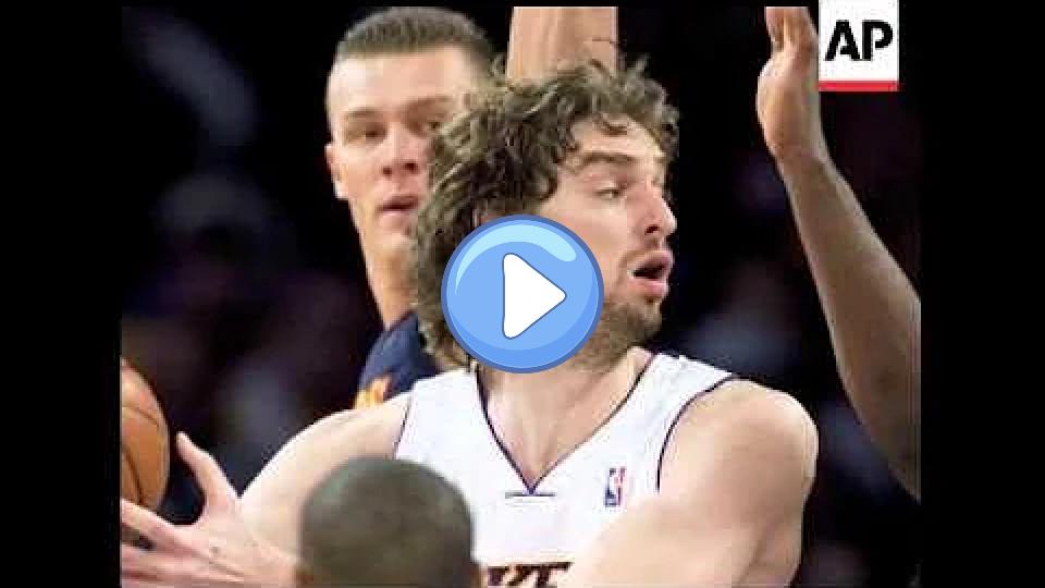Video thumb: Lakers center Pau Gasol undergoes finger surgery after being injured during a practice with the Spanish team.