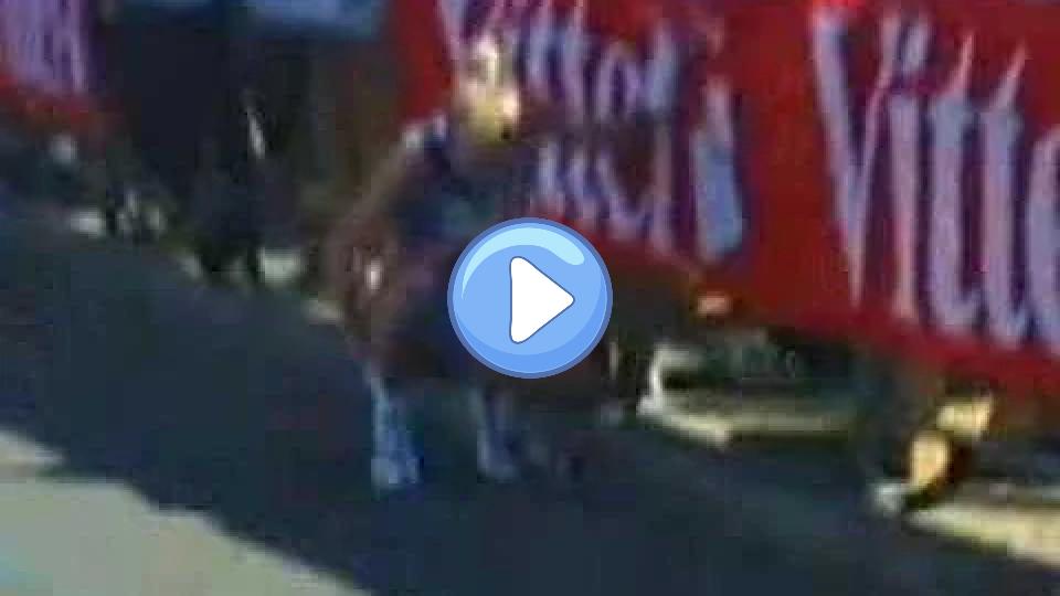 Video thumb: Paula Radcliffe London Marathon 2005 - Peeing and Winning