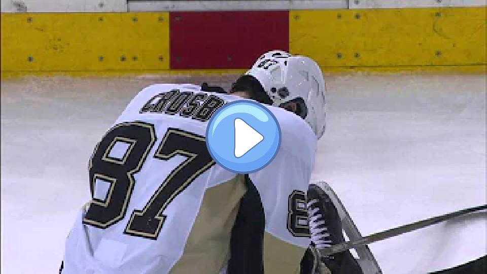 Video thumb: Gotta See It: Crosby shaken up after collision with Hagelin