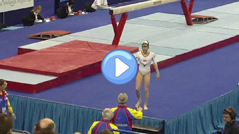 Video thumb: Anna Porgras ROU Injury After Beam Team Finals.AVI