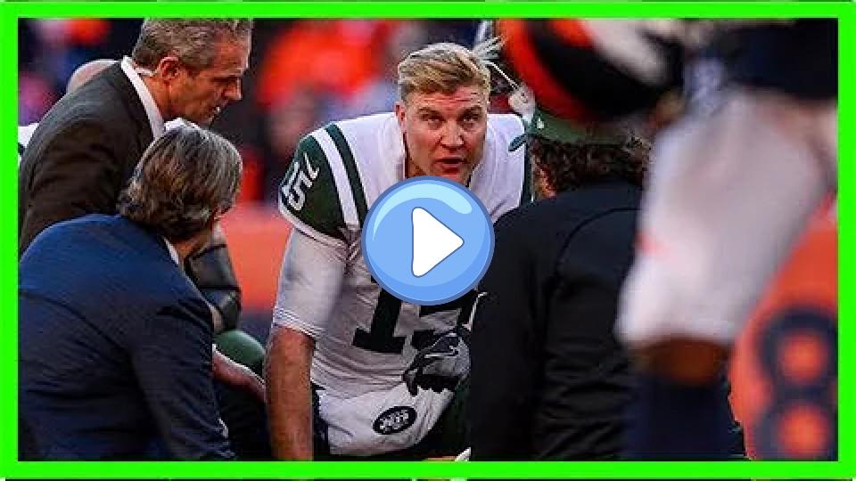 Video thumb: Josh McCown to locker room with a left hand injury