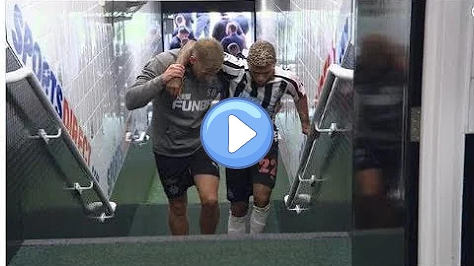 Video thumb: DeAndre Yedlin leaves Newcastle game with a potentially serious knee injury