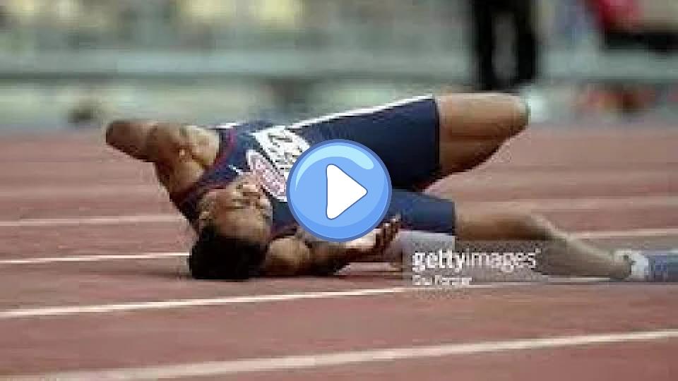 Video thumb: Marion Jones during the 200m Semi-Final, painful injury, Seville '99 World Championship.