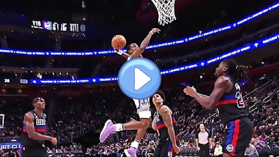 Video thumb: De'Aaron Fox is a phenomenal scorer. 🦊