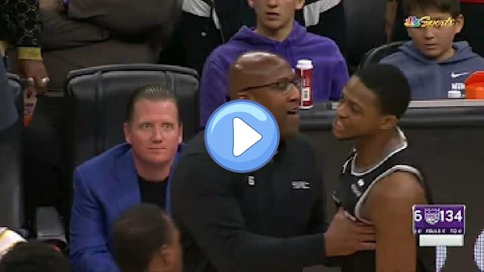 Play video: De'Aaron Fox appeared upset after not receiving potential game-winning free throws | NBA on ESPN Video thumb: De'Aaron Fox appeared upset after not receiving potential game-winning free throws | NBA on ESPN