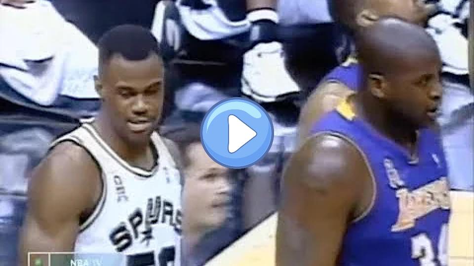 Video thumb: Injured David Robinson (age 36) struggles to guard Shaq - 2002 NBA WCSF