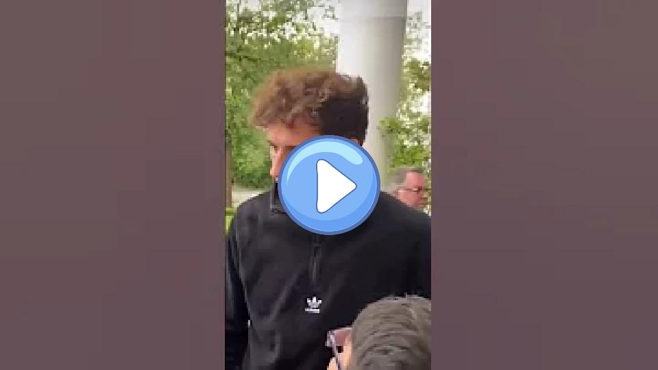 Video thumb: Goretzka rides a meme