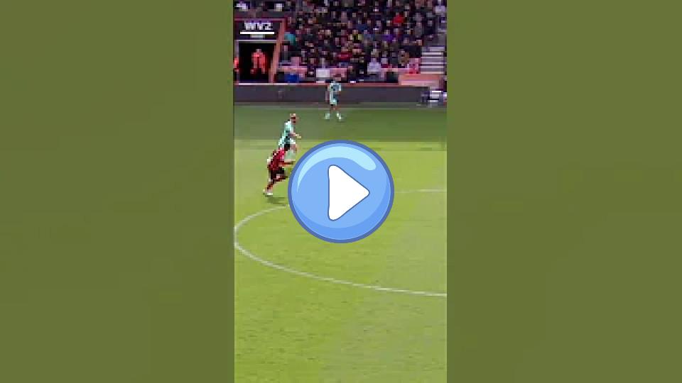 Video thumb: Tim Ream with the Smoothest of Spins! 🌪️ #shorts