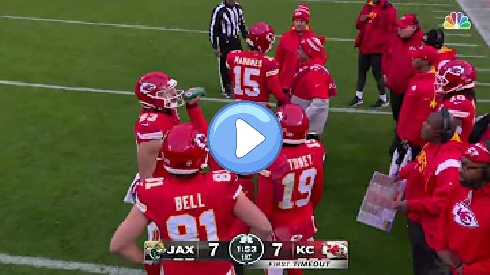 Video thumb: Patrick Mahomes gets injured but continues to play through it.