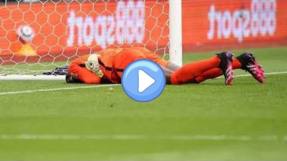 Video thumb: Edouard Mendy Injury vs Aston Villa