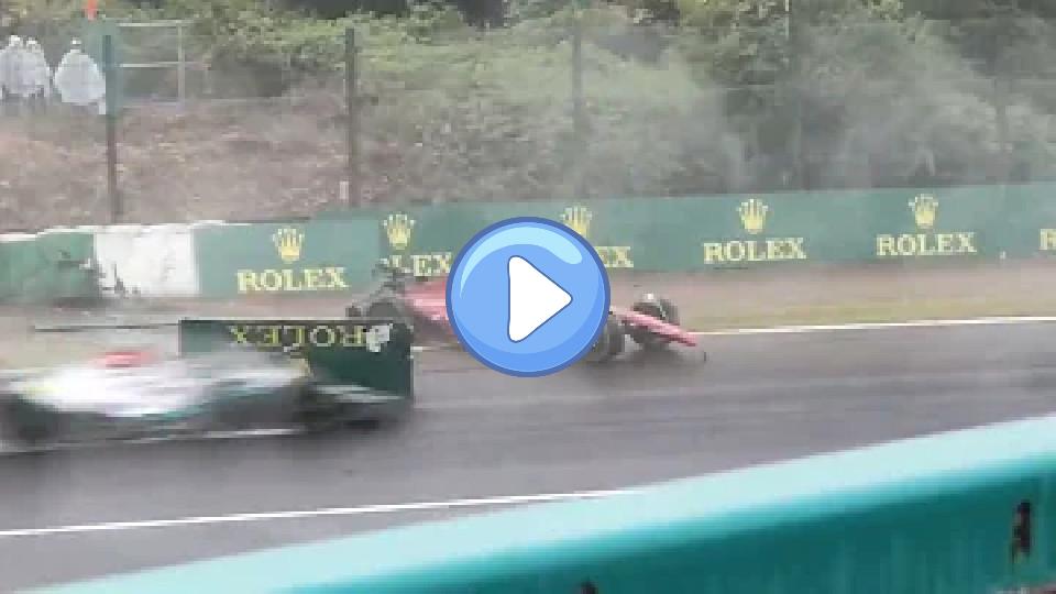 Video thumb: Carlos Sainz Jr. spins and crashes in the rain | F1 Japanese GP 2022.
