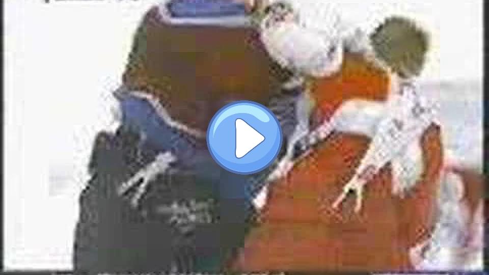 Play video: Osgood vs. Roy goalie fight Video thumb: Osgood vs. Roy goalie fight