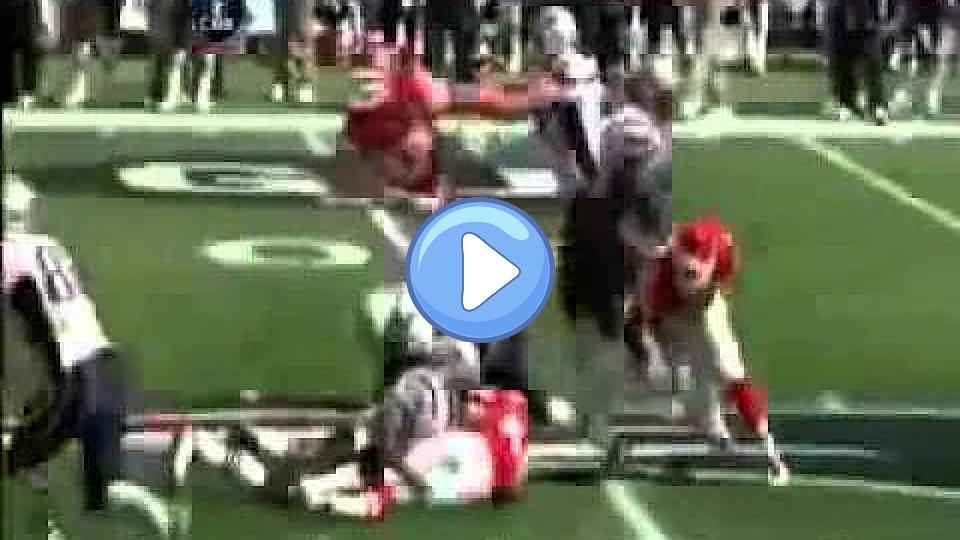 Video thumb: In 2008, Tom Brady suffered a season-ending injury during the first game of the NFL season. He tore his anterior cruciate ligament (ACL) and medial collateral ligament (MCL) in his left knee, which required surgery and extensive rehabilitation.