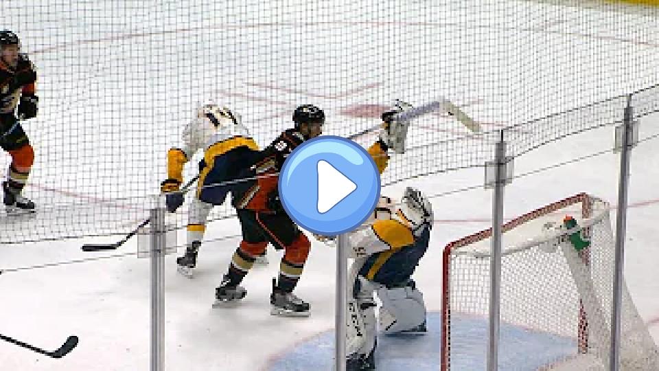 Video thumb: Pekka Rinne reaches behind his back to make the save.
