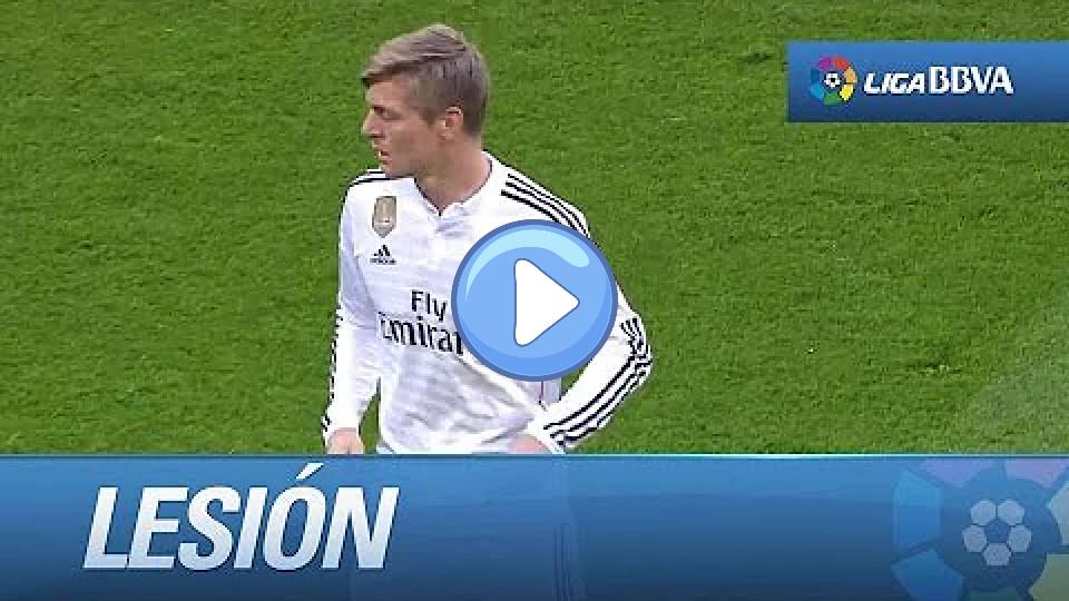 Video thumb: Kroos injured after a bad fall