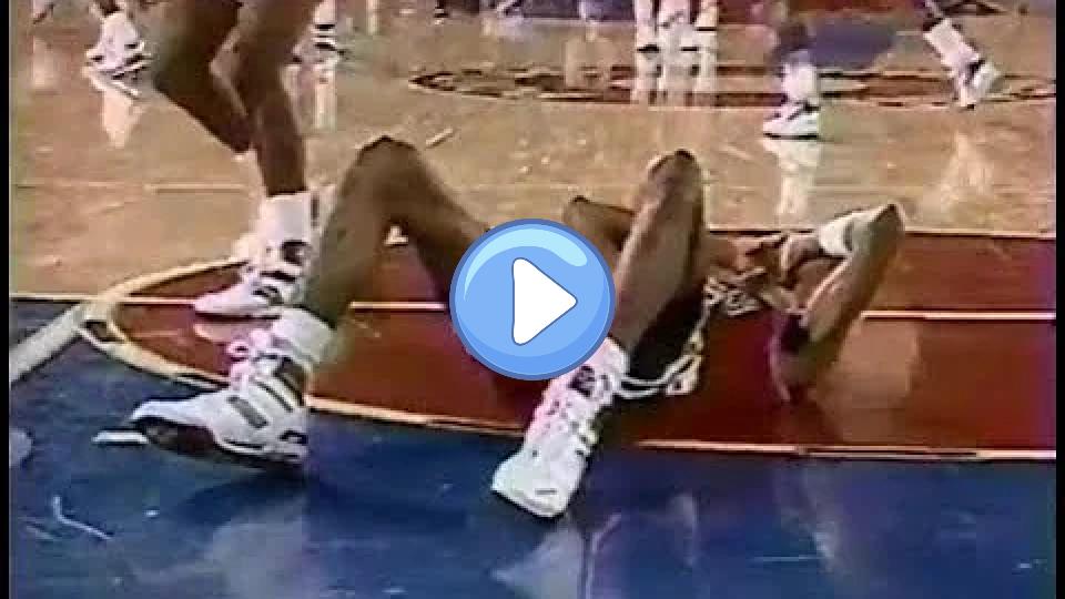 Video thumb: Dennis Rodman Kicks Scottie Pippen in the Face, and Nobody Cares (1988)