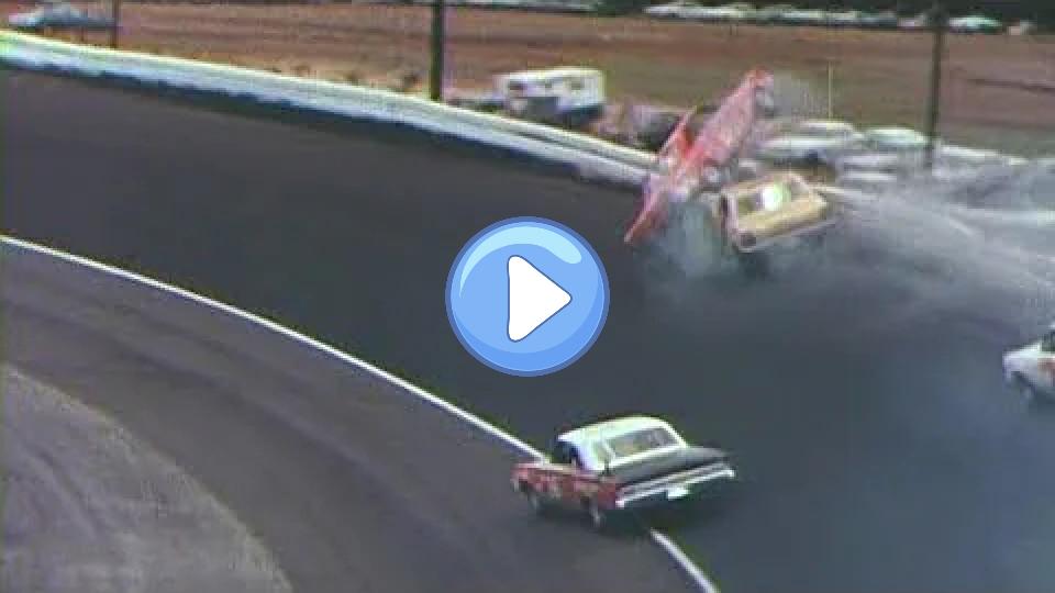 Video thumb: 1965 Cale Yarborough Flip at Darlington (High Quality)