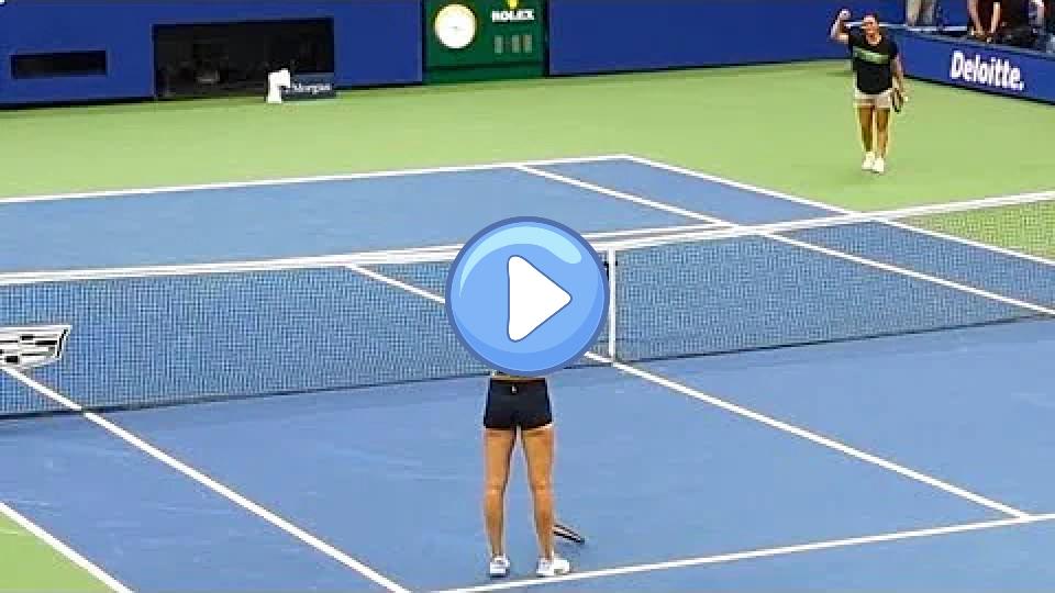 Video thumb: Aryna Sabalenka Angry Fingers Ons Jabeur After Epic Point