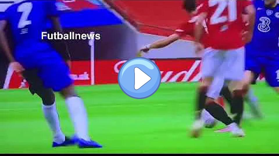 Video thumb: Bruno Fernandes dives again.