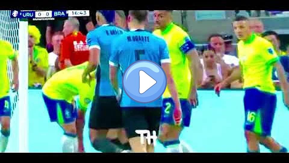 Video thumb: Araujo takes a shot at Endrick and Raphinha responds | Uruguay vs. Brazil