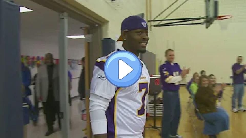 Video thumb: Minnesotans Mourn Former Vikings Quarterback Tarvaris Jackson.