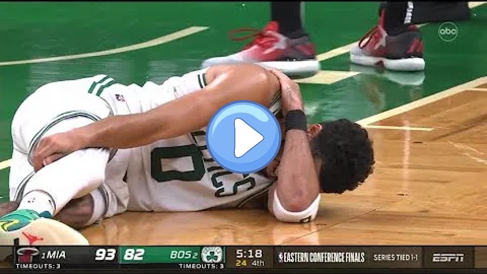 Video thumb: Jayson Tatum goes down hard with a severe shoulder injury