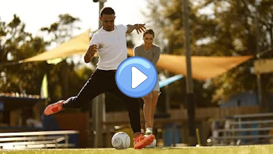 Video thumb: Julio Rodríguez Receives Soccer Tips From Jordyn Huitema