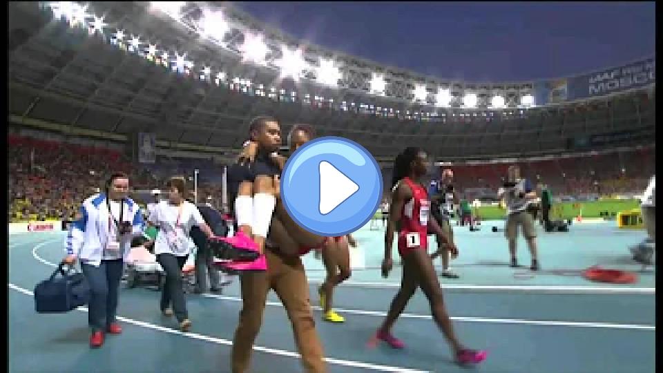 Video thumb: Allyson Felix's hamstring injury in the 200m