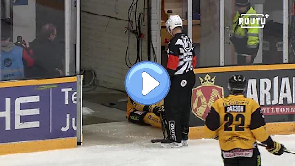 Video thumb: In Lappeenranta, Urho Vaakanainen was checked through the boards.